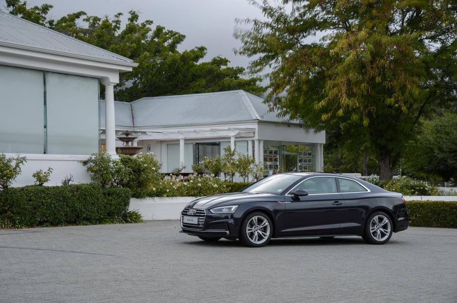 Audi A5 Coupe 2.0 TFSI S-Line 2017 года  (ZA) (фото 7 из 26)